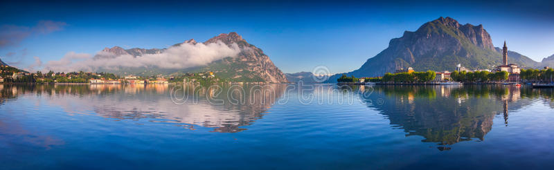 莱科湖全景。