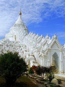 在 mingun，曼德勒地区，缅甸的 hsinbyume 宝塔