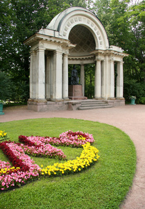 巴甫洛夫斯克公园罗西亭图片