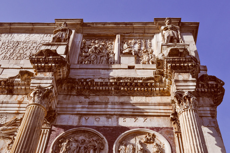 复古外观拱的君士坦丁罗马