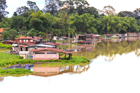 泰式水上住宅 乌泰他尼 泰国