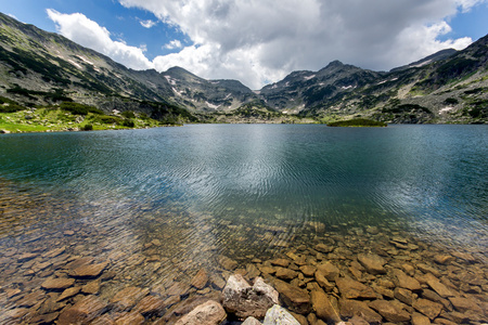 Popovo 湖，皮林山