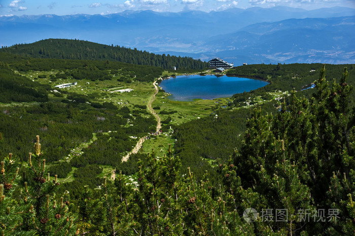 湖 Bezbog 和 Bezbog 的小屋，皮林山