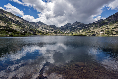 Popovo 湖，皮林山