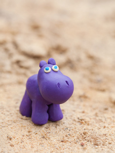 橡皮泥世界-砂高建群小自制紫河马照片