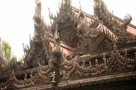 在 Shwenandaw Monastery 在曼德勒，缅甸木雕