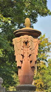 老雕像在利沃夫，乌克兰的 lychakiv 公墓