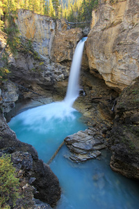 斯坦利瀑布在美溪峡谷，Al 贾斯珀国家公园