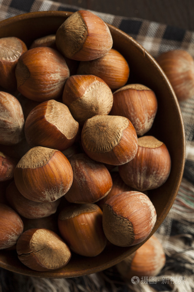 原料的有机整体榛子