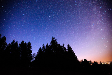 繁星点点的天空