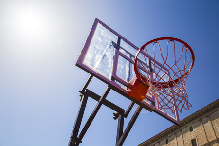 篮球筐户外与天空