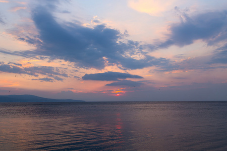 海上日出