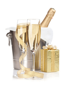 香槟酒瓶 眼镜和圣诞礼物