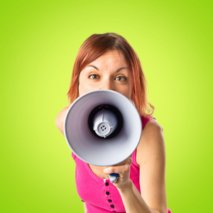 拿喇叭大喊图片图片