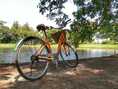 自行车在公园 H.D.R