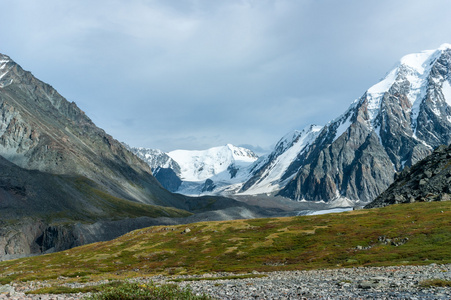 在阿尔泰山