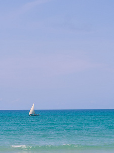 单桅帆船船南海滩附近的酒店图片