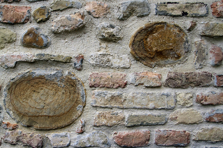 石头和砖的古城墙