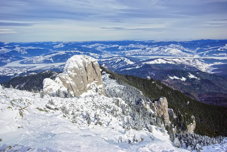 雪盖的山