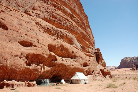 在瓦迪朗姆酒，Jordan 的贝都因营地