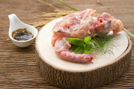 股票汤鲜鸡骨鸡骨鸡骨草西蒙露营小屋, 钻头 du m