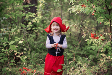 在树林里的小红帽