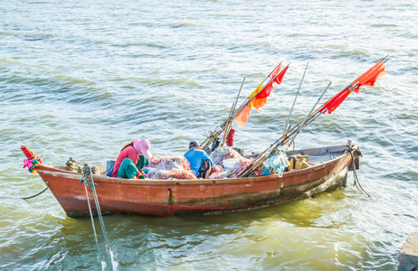 小渔船上海滩泰国