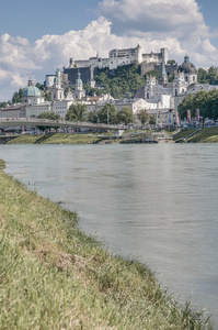 salzach 河通过萨尔茨堡，奥地利的路上