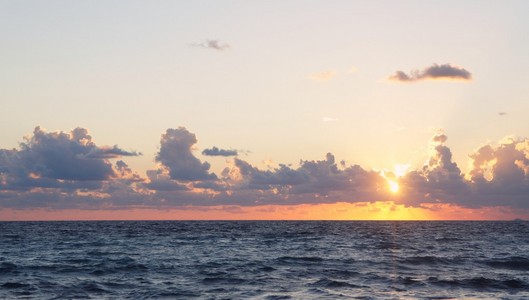 海上日落