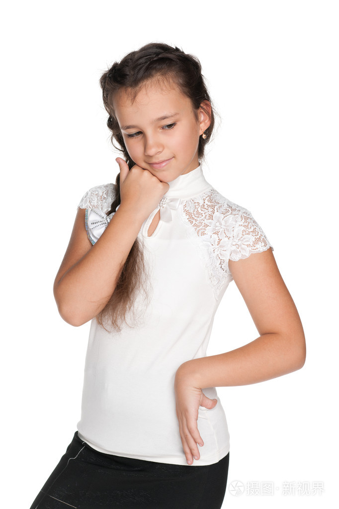 漂亮的小女孩低头