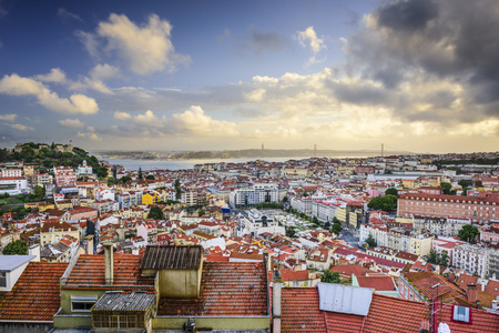 葡萄牙里斯本的天际线和城堡