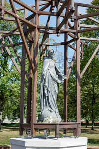 在华沙维拉诺夫宫圣母玛利亚的雕像