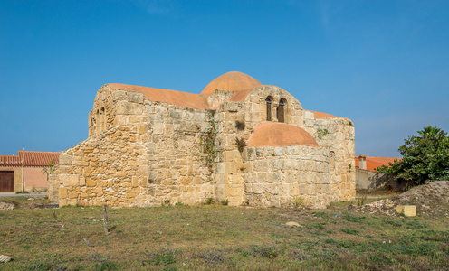 在 Cabras 教堂 San Giovanni di 辛