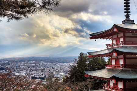 与秋天颜色在日本富士山