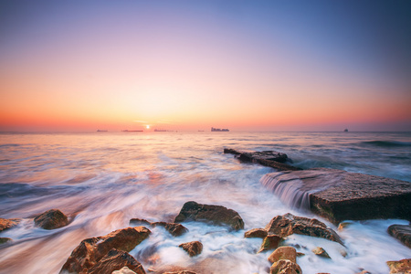 海上日出