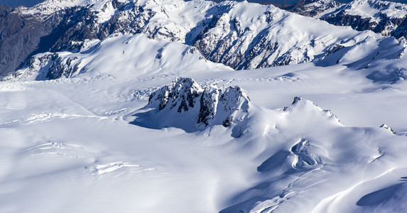 新西兰雪山