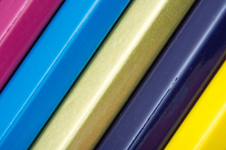 丰富多彩的颜色铅笔