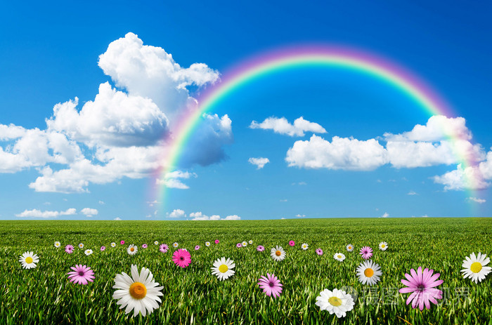 阳光明媚的日子与彩虹背景