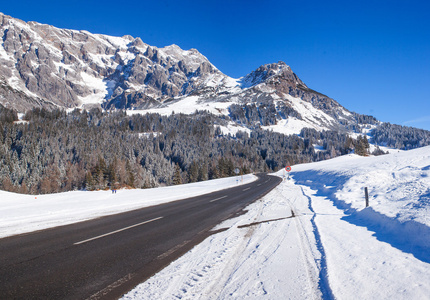 奥地利阿尔卑斯山的冬天