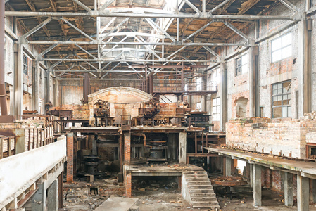 老废弃的工厂