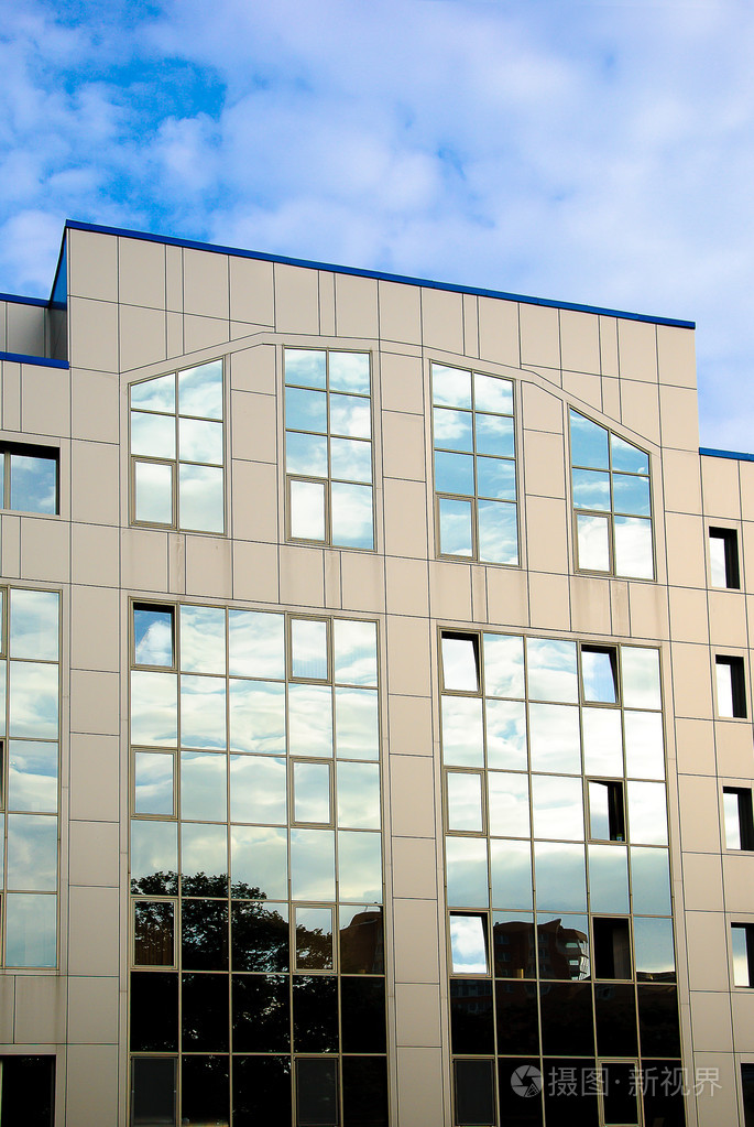 在天上的窗户玻璃幕墙