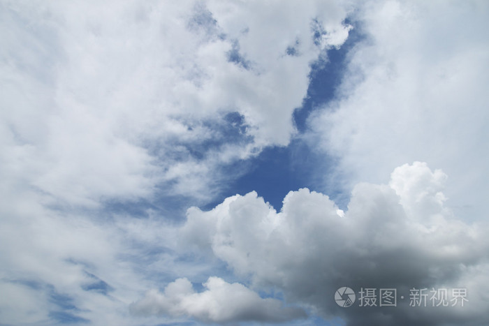 雨云在天空中