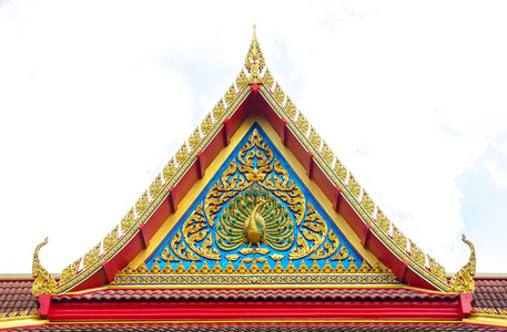传统的泰式风格模式在寺庙屋顶上