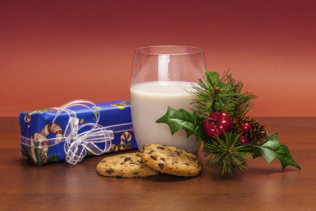 圣诞节组成与牛奶 饼干 松针和预