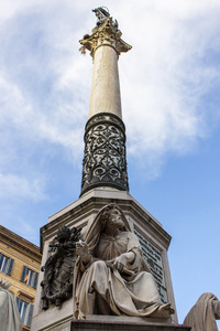 罗马，意大利，在 2010 年 2 月 26 日。在城市环境中一个古老的雕塑