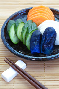 传统的日本蔬菜酱腌菜