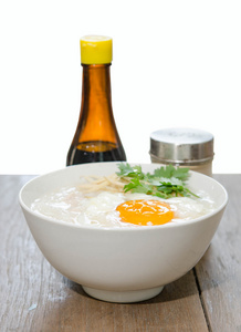 传统食品中式溏心蛋粥图片