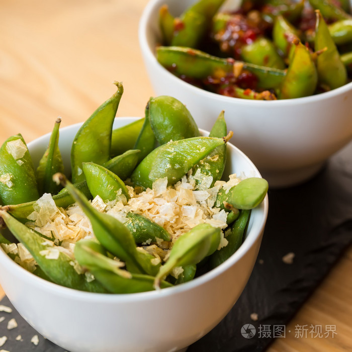 绿色四季豆用香料的中国菜