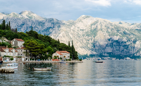 黑山 perast