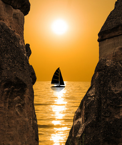 帆船在日落时